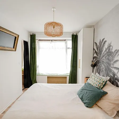 Appartamento Design Apt In Front Of The Belleville Park
